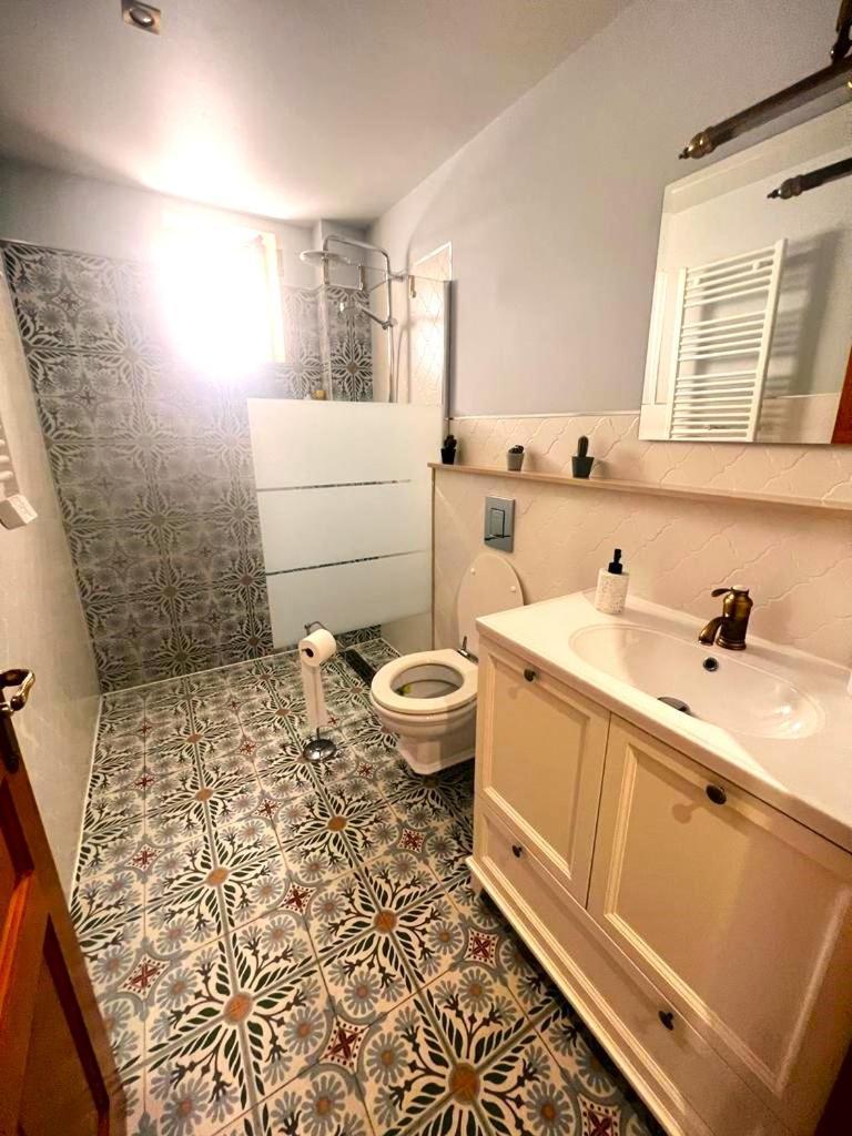 Esmeralda Apartment With Free Private Underground Parking Valência Exterior foto
